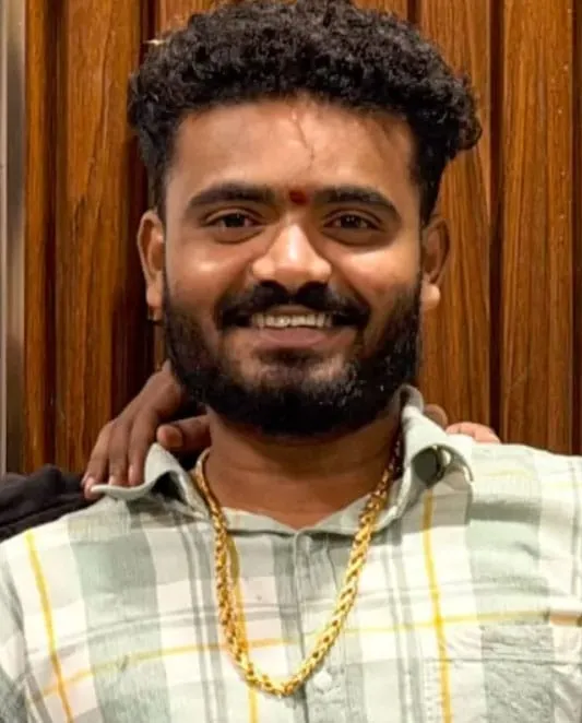 బెదిరింపులపై ఆవేదన.. యువ న్యాయవాది మృతి