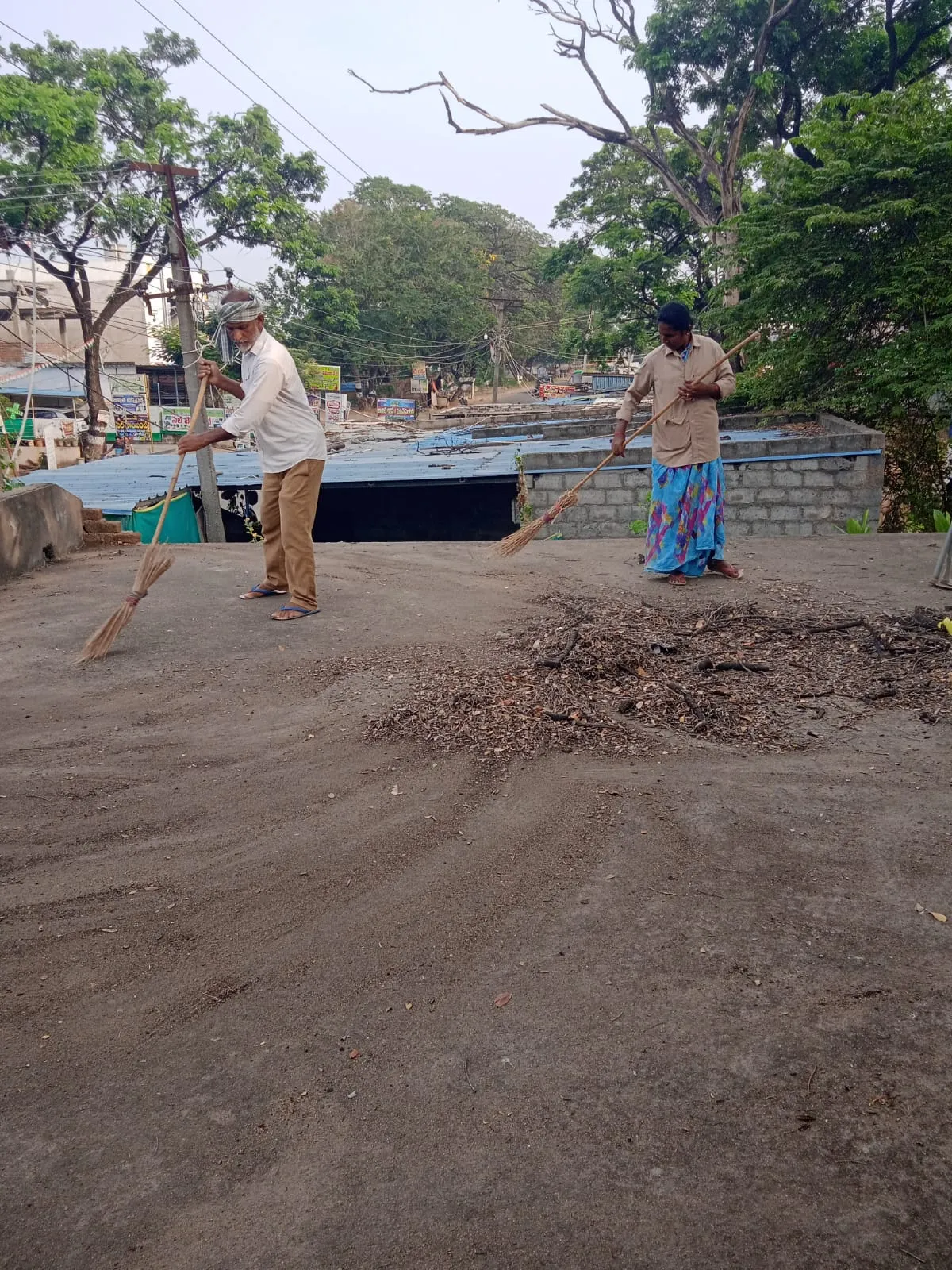 నాగులవంచలో ముమ్మరంగా పారిశుద్ధ్య పనులు